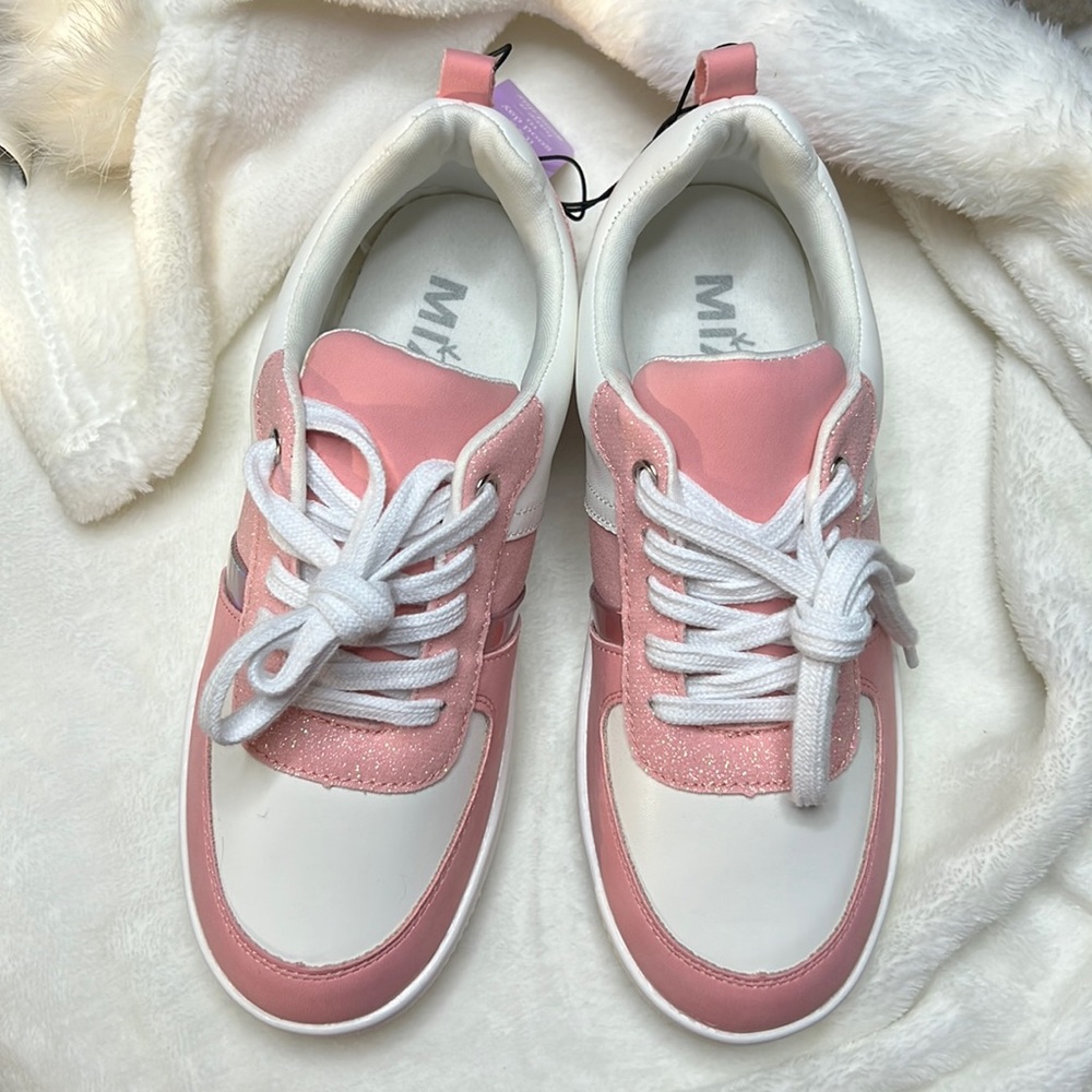 NWT 💗 MIA Sparkly Pink Sneakers